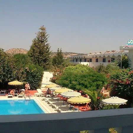 Loutanis Hotel 4*
